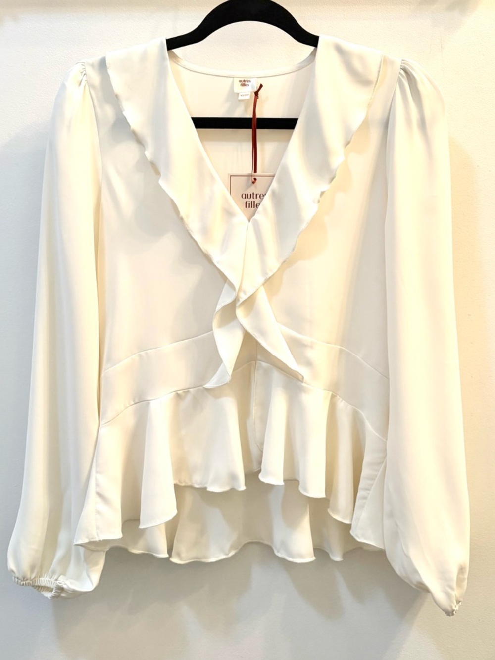 Autres Filles Romantic Long Sleeve V-Neck Blouse Cream Size XS NWT
